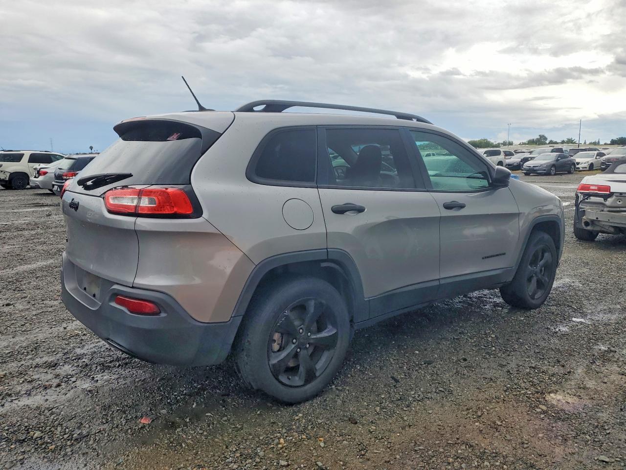 2016 Jeep Grand cher VIN 1C4PJMAB4GW317421 photo 3