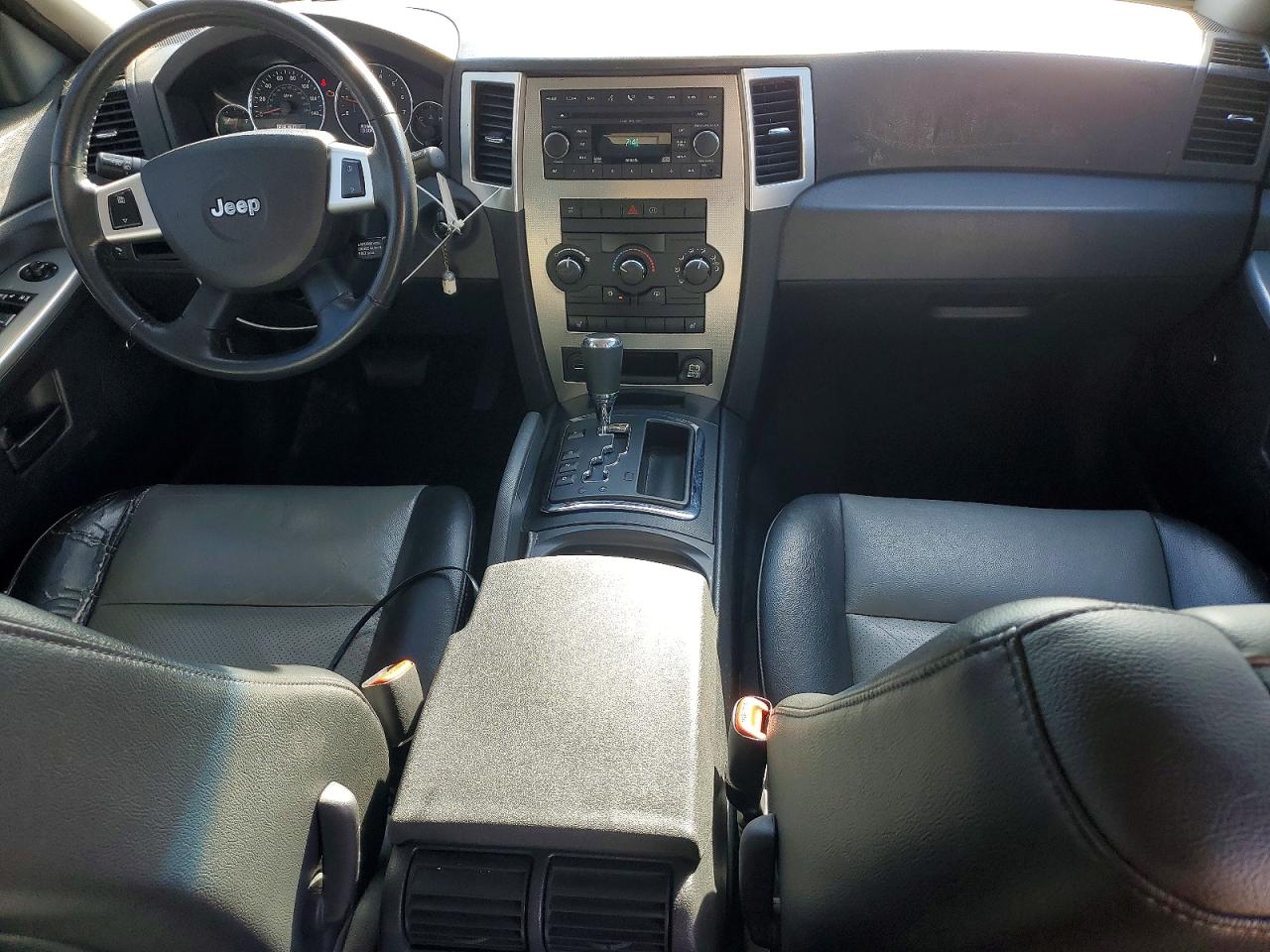 2008 Jeep Cherokee VIN 1J8GR48K28C195782 photo 8