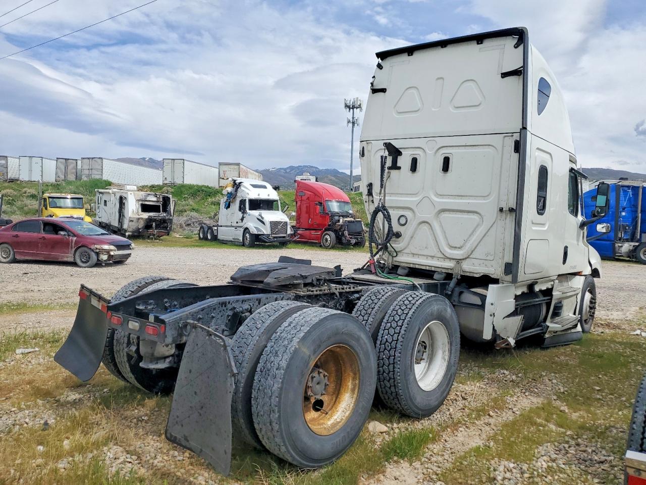 2023 FREIGHTLINER All other VIN 3AKJHHDR0PSUD4117 photo 4