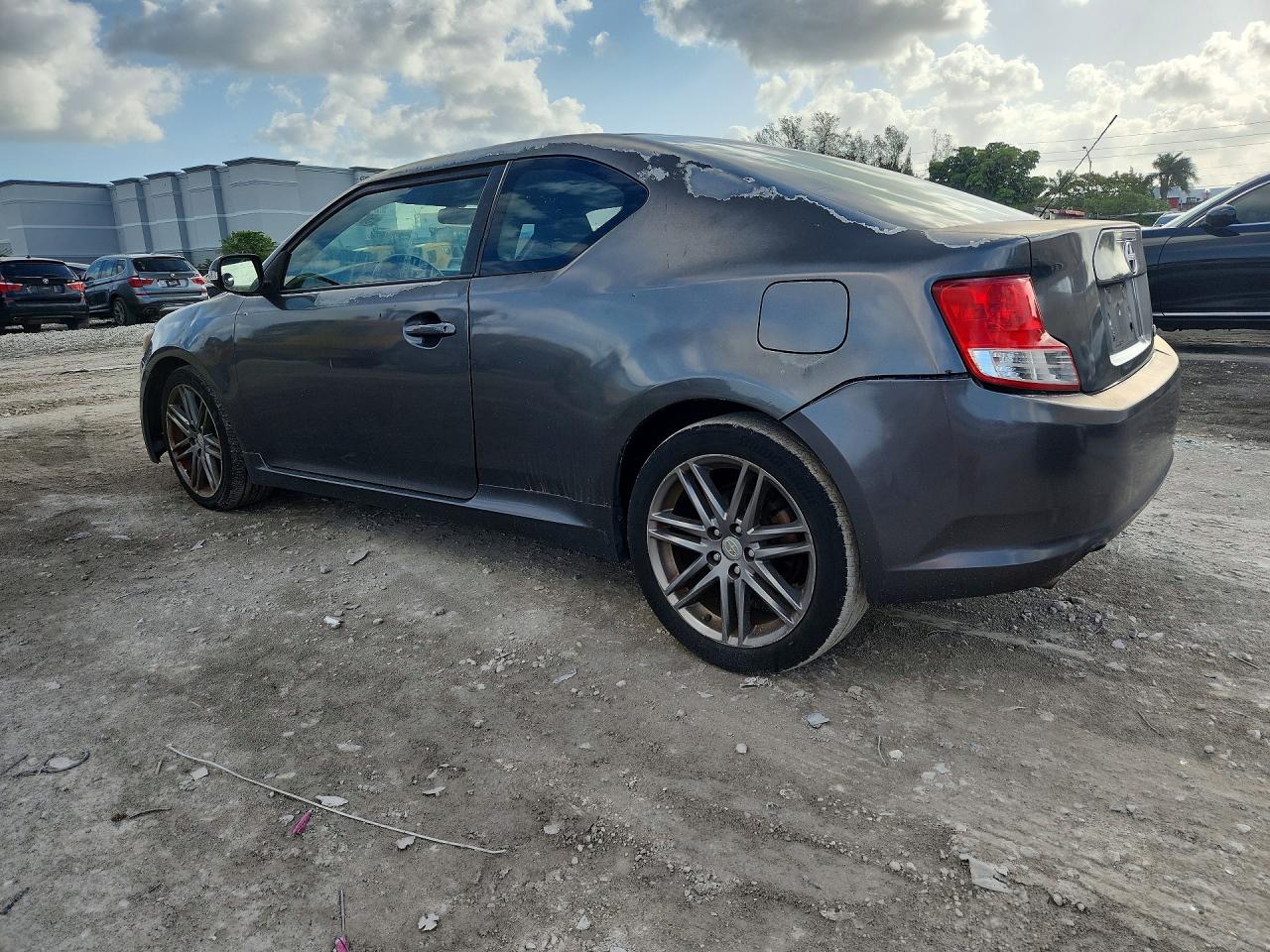 2013 Scion Tc VIN JTKJF5C75D3057168 photo 2