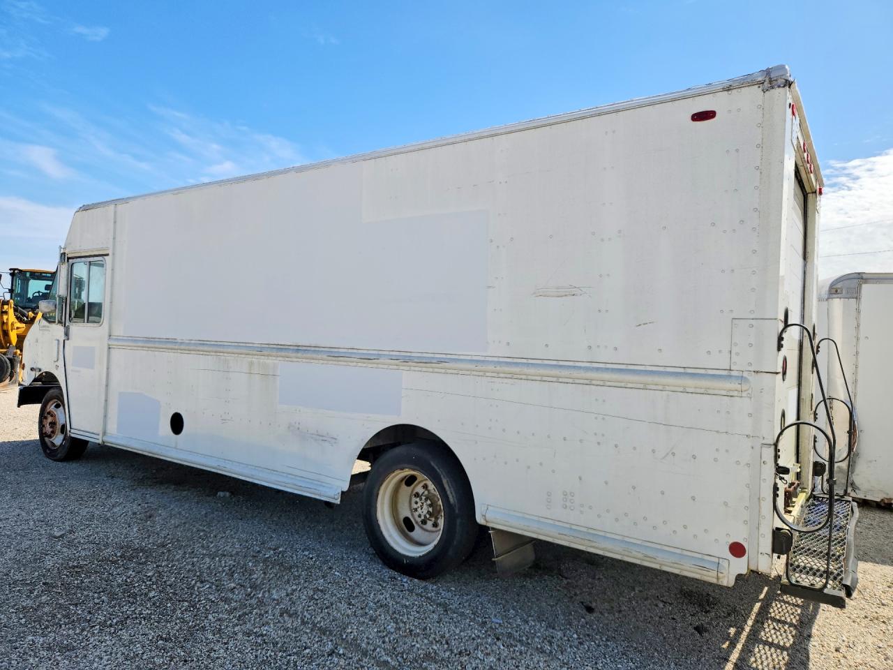 2007 FREIGHTLINER All other VIN 4UZAARCP47CZ28381 photo 2