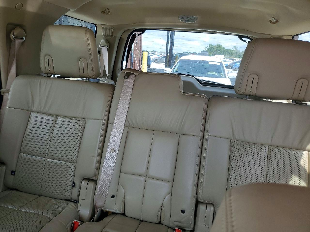 2010 Lincoln Navigator VIN 5LMJJ2H57AEJ10778 photo 10