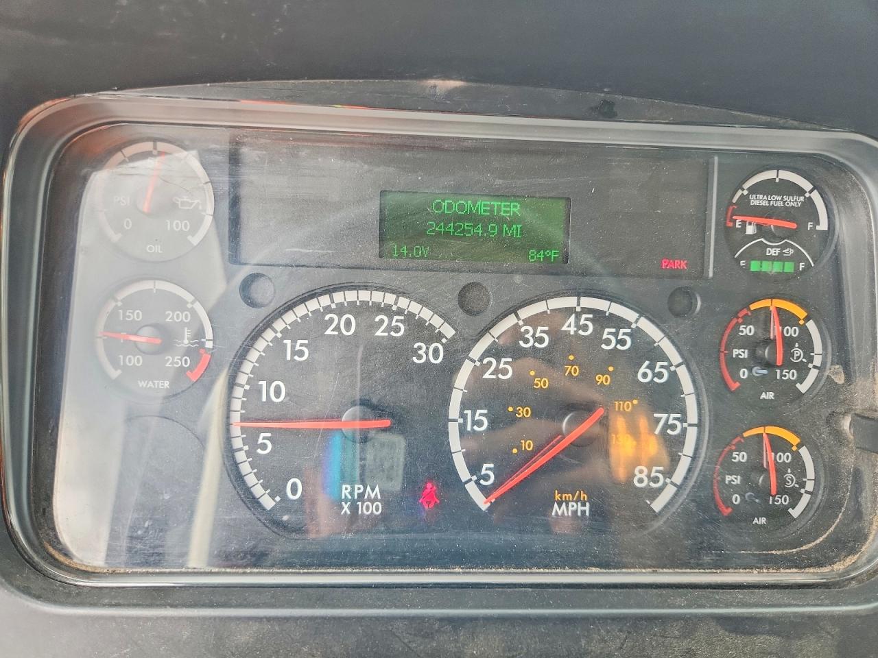 2017 FREIGHTLINER All other VIN 1FVHCYCY9HHJD8448 photo 8