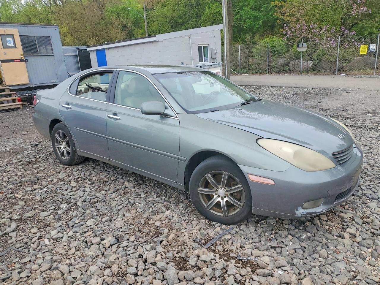 2004 LEXUS Es330 VIN JTHBA30G640005602 photo 4