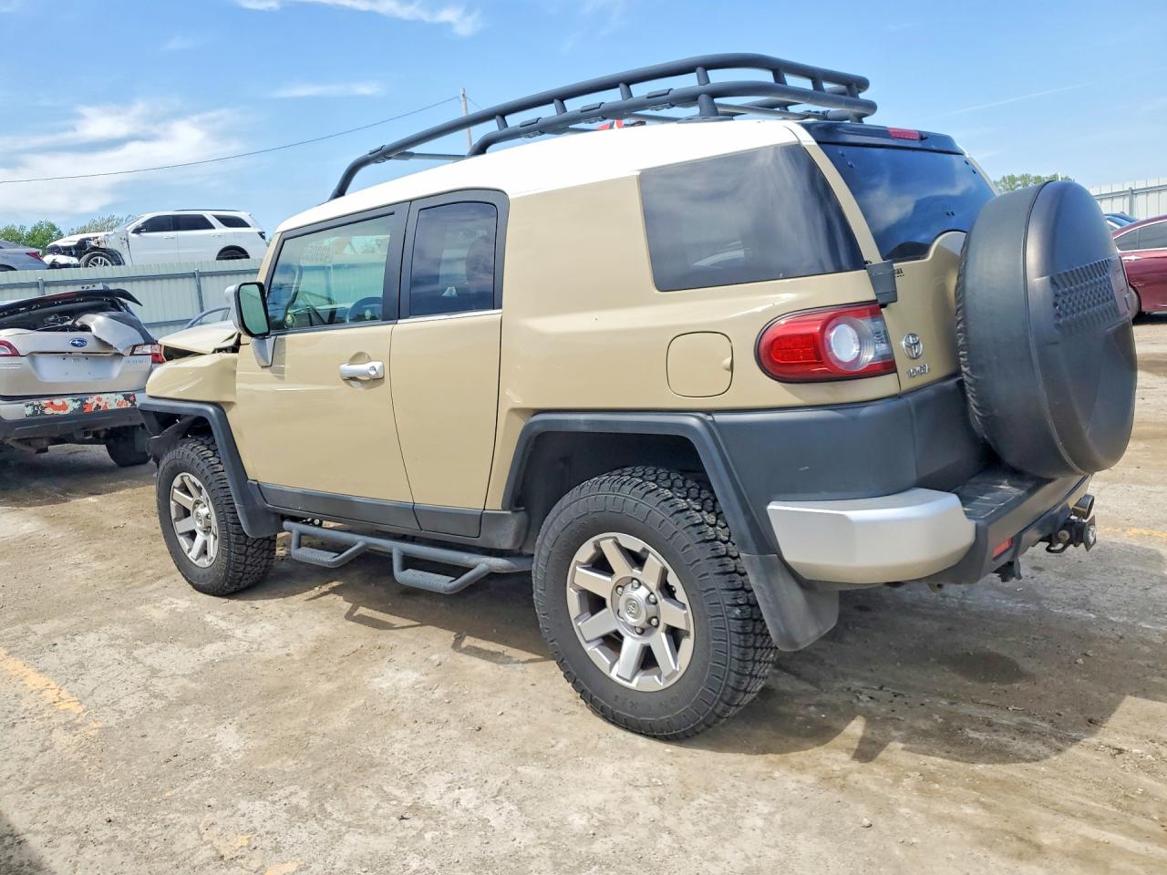 2014 Toyota Fj cruiser VIN JTEBU4BF3EK182807 photo 2