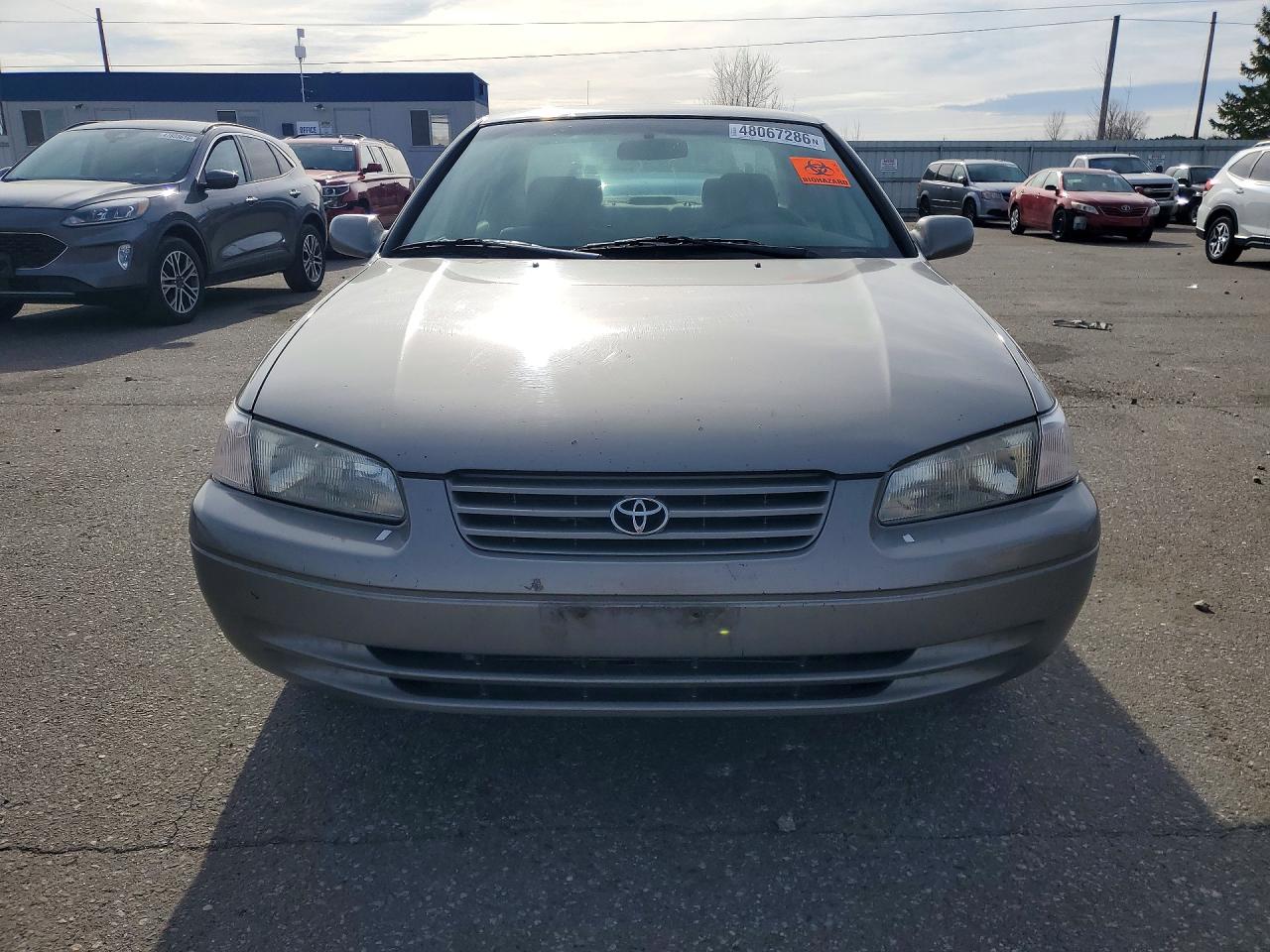 1998 Toyota Camry VIN 4T1BF28K8WU061893 photo 5