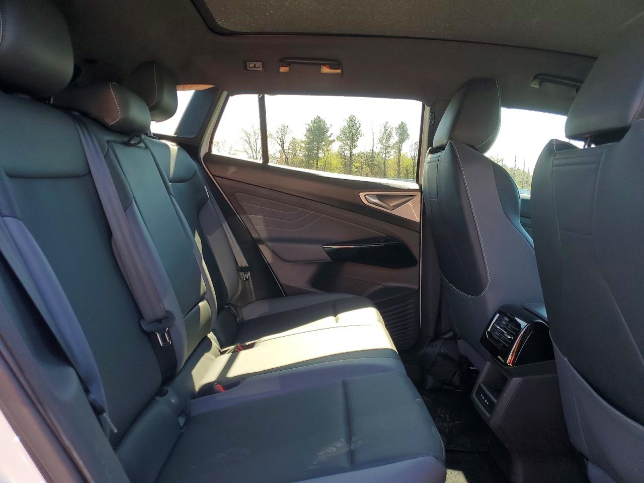 2023 Volkswagen All other VIN 1V2WNPE81PC035706 photo 11
