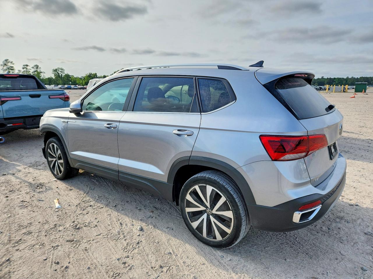 2024 VOLKSWAGEN All other VIN 3VVSX7B26RM028814 photo 2