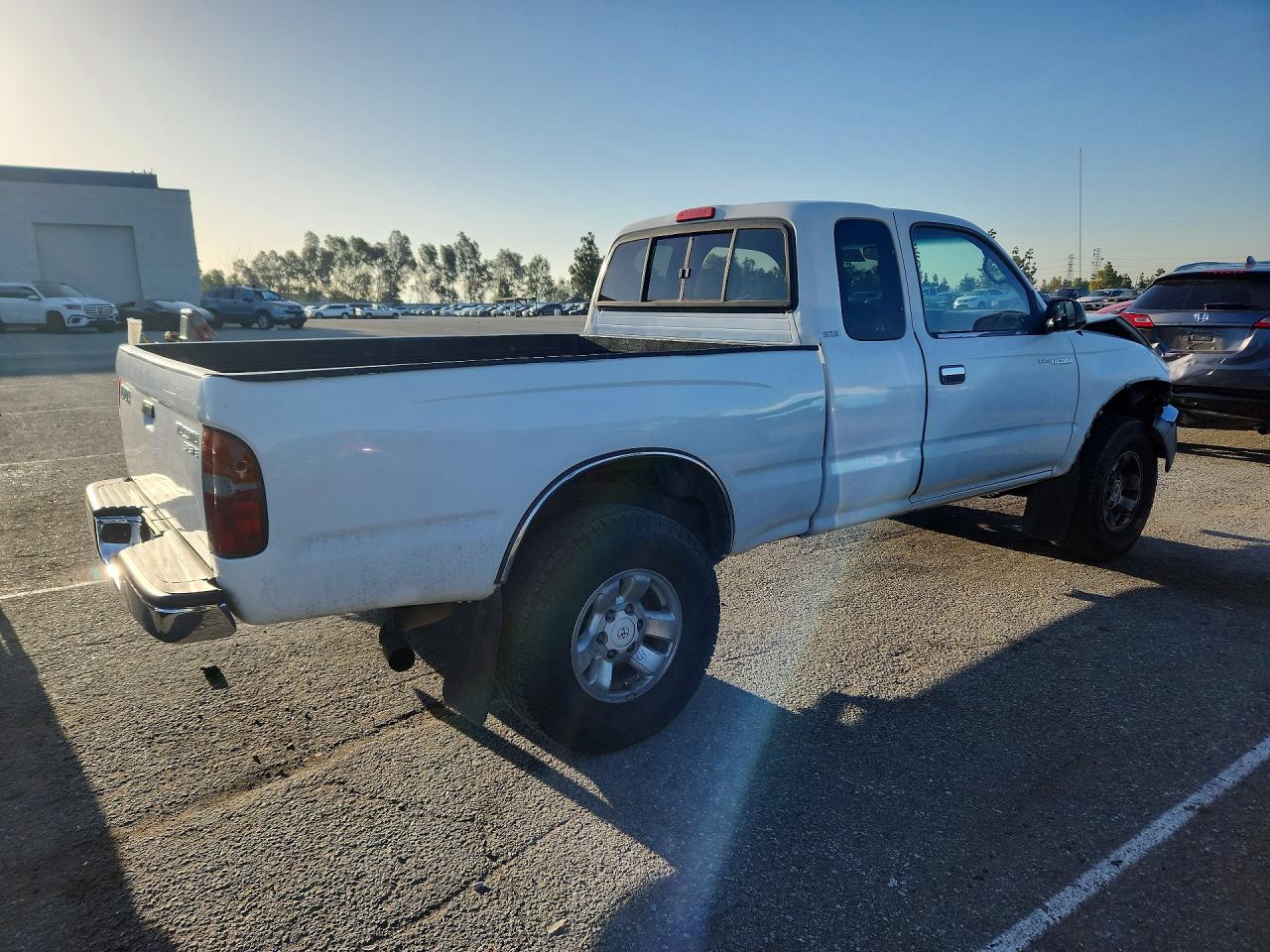 2000 Toyota Tacoma VIN 4TASM92N3YZ600895 photo 3
