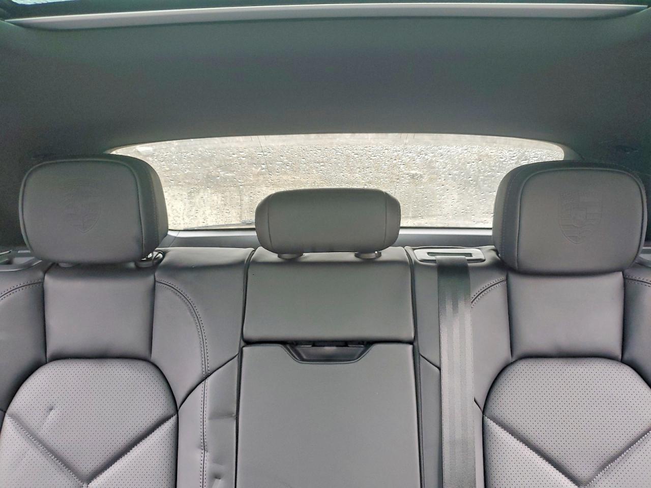 2026 Porsche Macan VIN WP1AG2A58TLB40353 photo 10