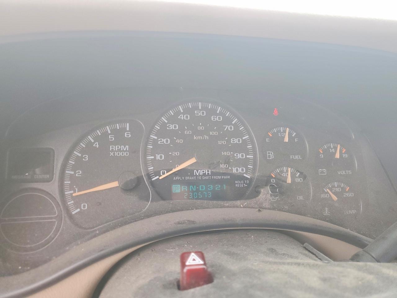 2002 Chevrolet Tahoe VIN 1GNEC13Z12R136575 photo 9