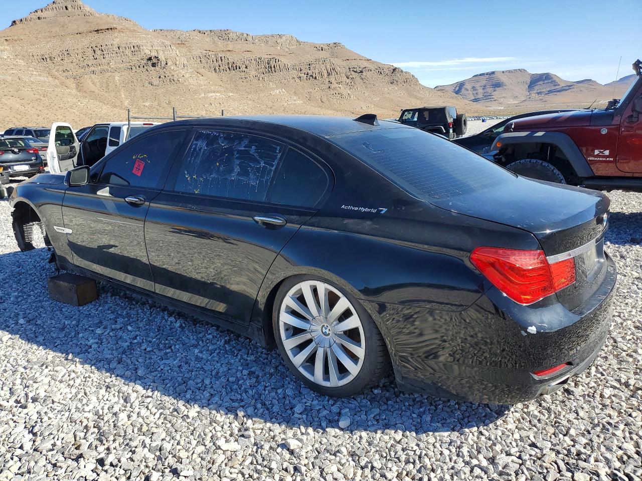 2012 BMW 7 series VIN WBAKX8C53CC198440 photo 2