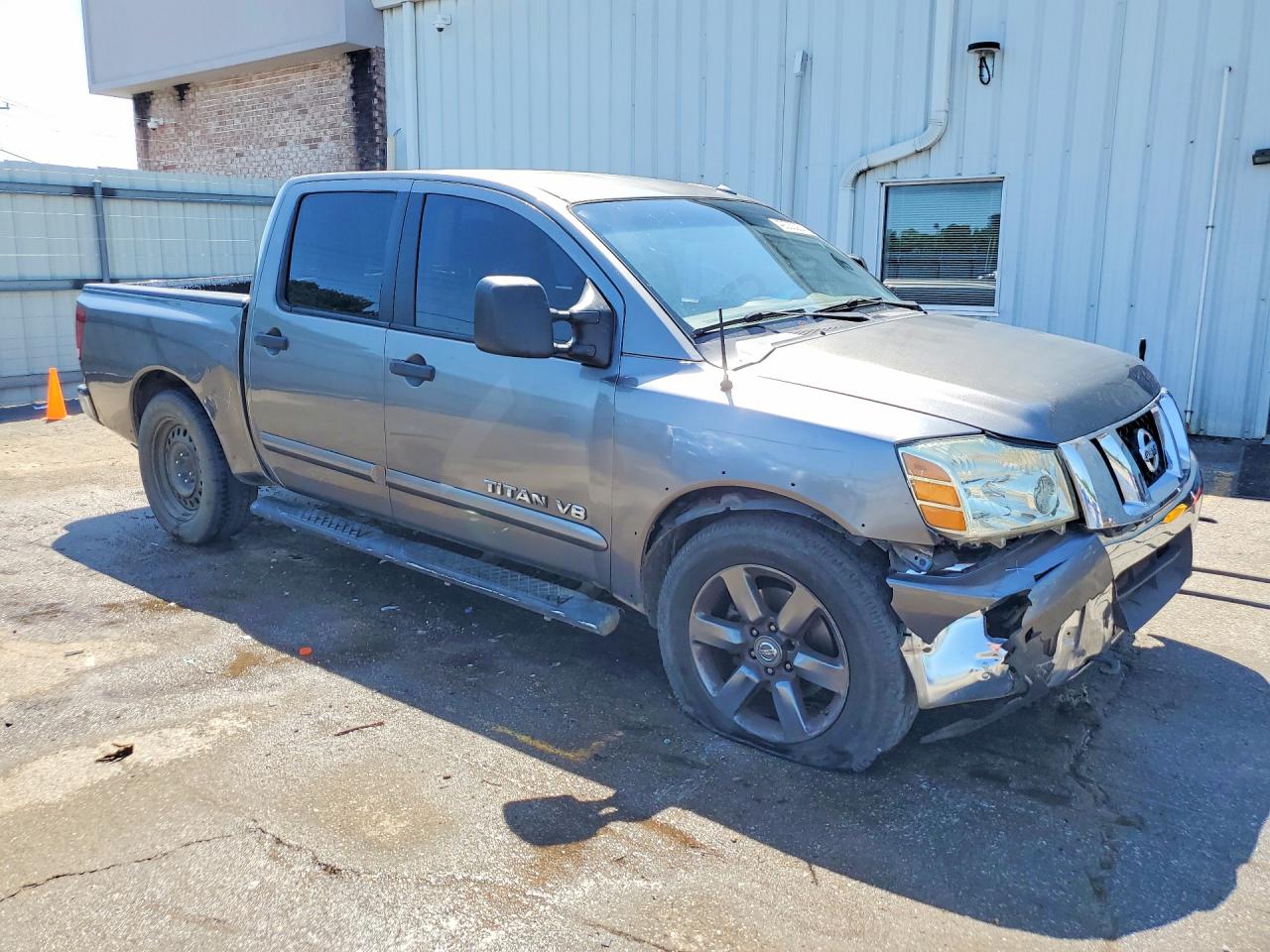 2015 Nissan TITAN VIN 1N6AA0ED6FN514375 photo 4