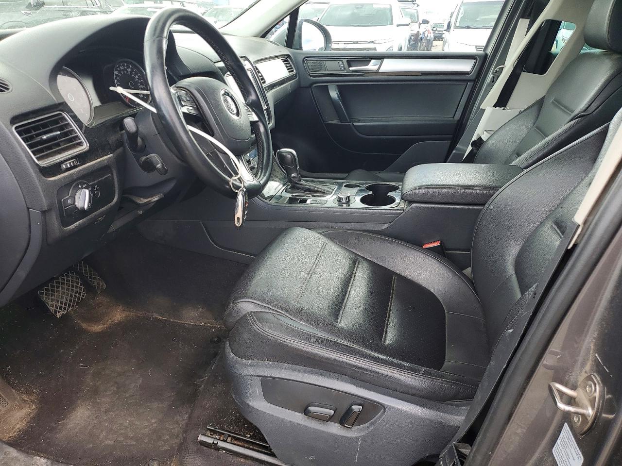 2011 Volkswagen Touareg VIN WVGFF9BP3BD002243 photo 7