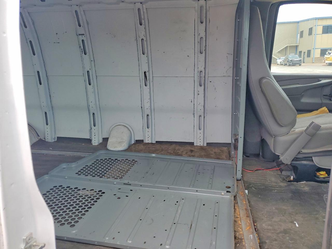 2014 CHEV Express VIN 1GCWGGBA9E1192394 photo 11