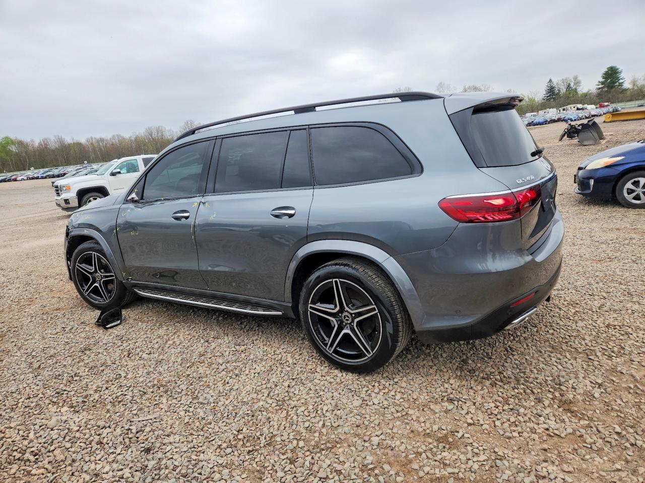 2024 Mercedes-Benz Gls-class VIN 4JGFF5KE4RB038262 photo 2