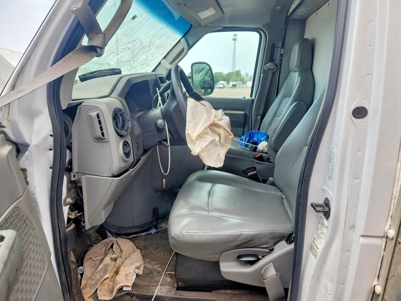 2019 Ford Econoline VIN 1FDWE3FS8KDC32925 photo 7