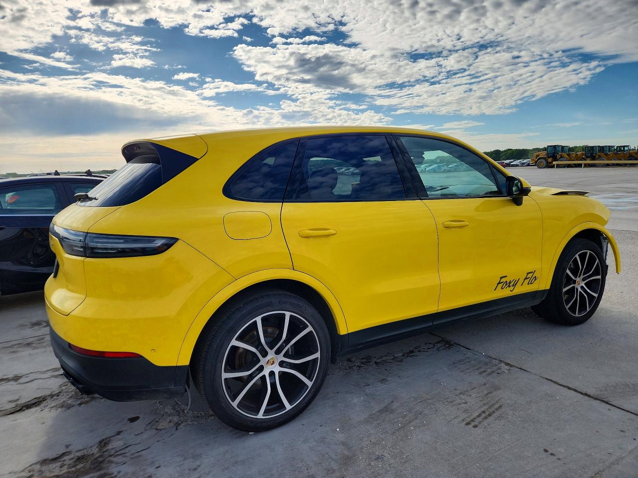 2023 Porsche Cayenne VIN WP1AA2AY9PDA04647 photo 3