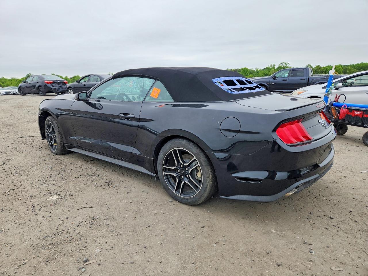 2020 Ford Mustang i4 VIN 1FATP8UH3L5125577 photo 2