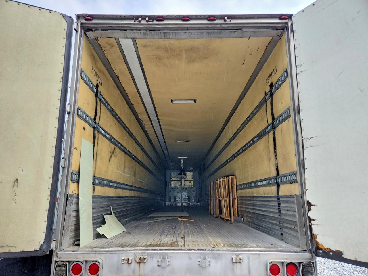 2013 UTILITY All models VIN 1UYVS2533DM630416 photo 6