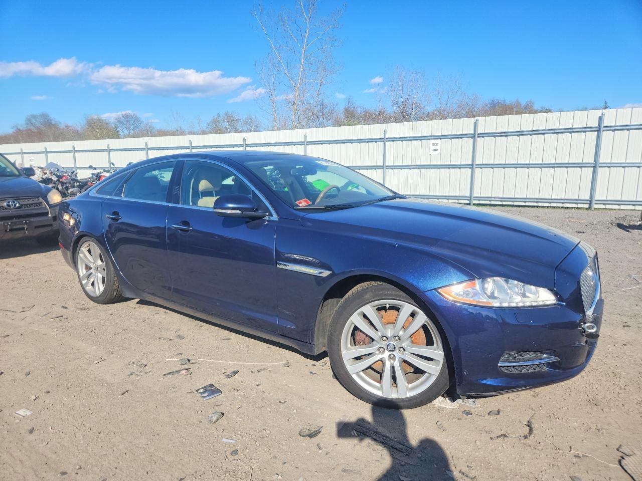 2013 Jaguar Xj VIN SAJWJ1CD7D8V47268 photo 4
