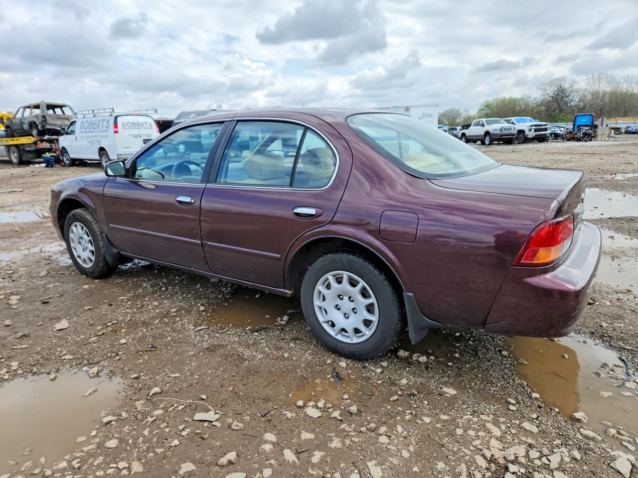 1998 Nissan Maxima VIN JN1CA21DXWT607119 photo 2