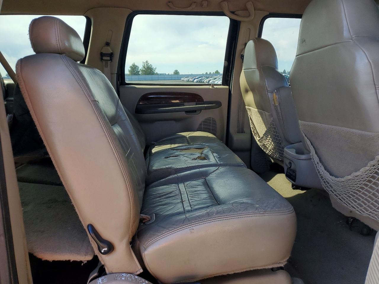2000 Ford Excursion VIN 1FMNU43S9YEE40730 photo 11