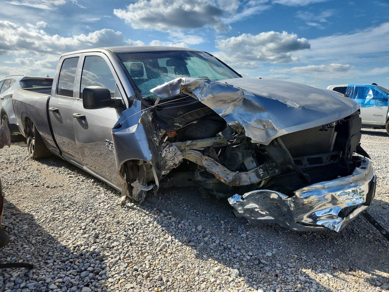 2019 Ram 1500 VIN 1C6RR6FG9KS629274 photo 4