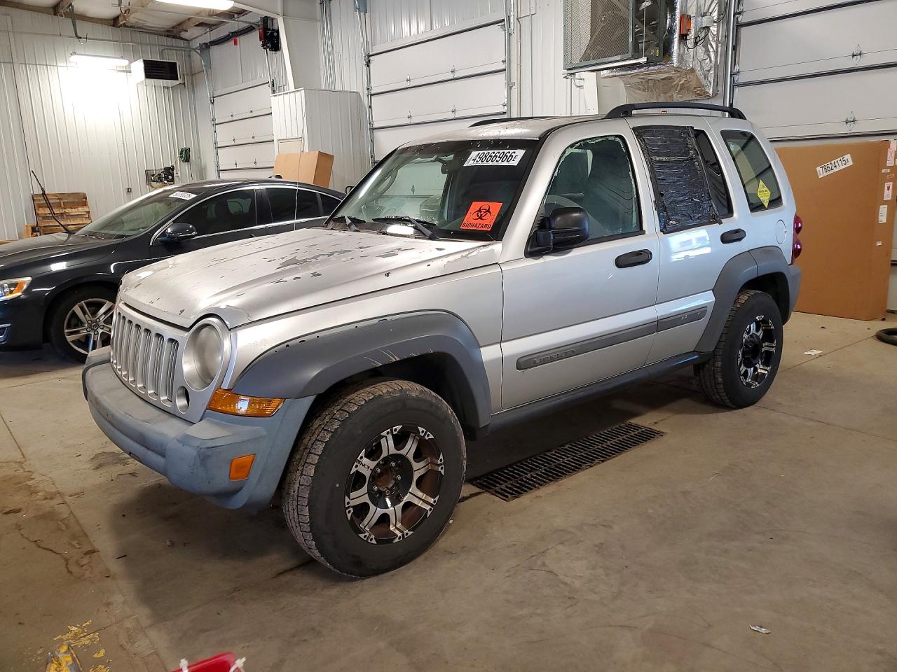 2005 Jeep Liberty VIN 1J4GK48K05W502348 photo 1