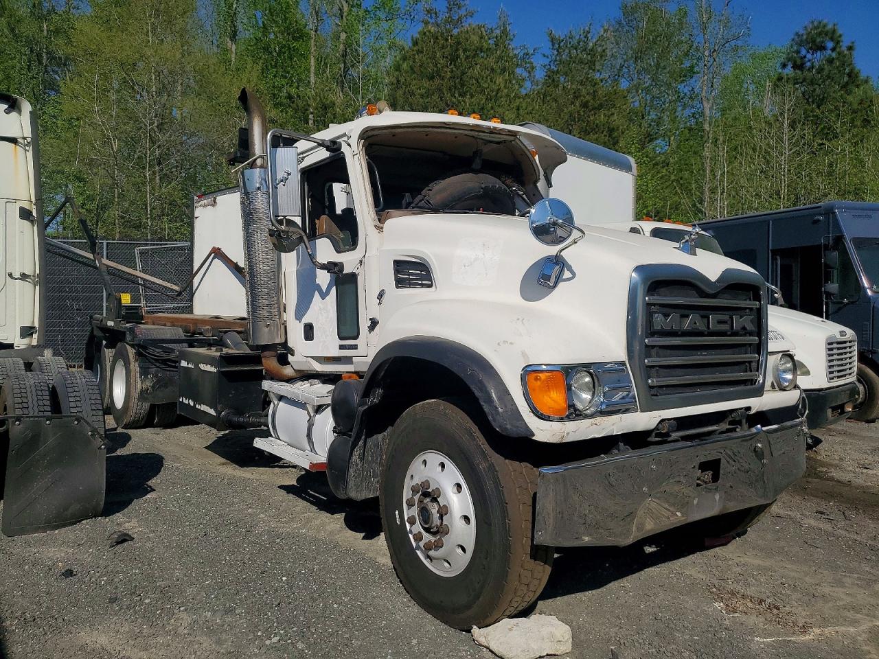 2002 MACK All models VIN 1M2AG11C42M001884 photo 9