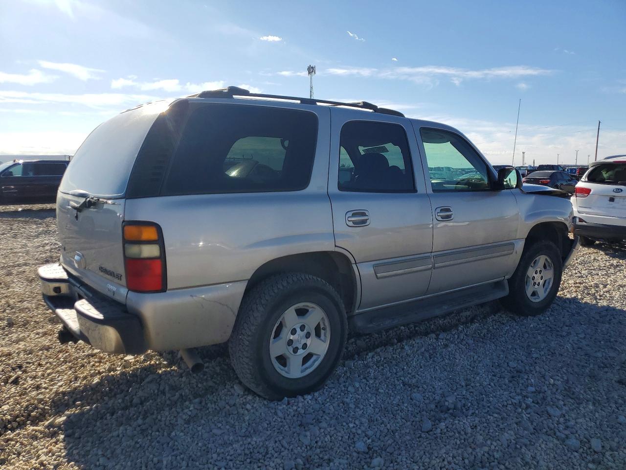 2005 Chevrolet Tahoe VIN 1GNEK13T35R221629 photo 3