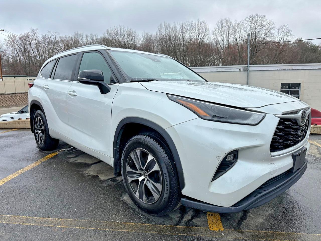 2023 Toyota Highlander VIN 5TDKDRBH0PS005064 photo 4