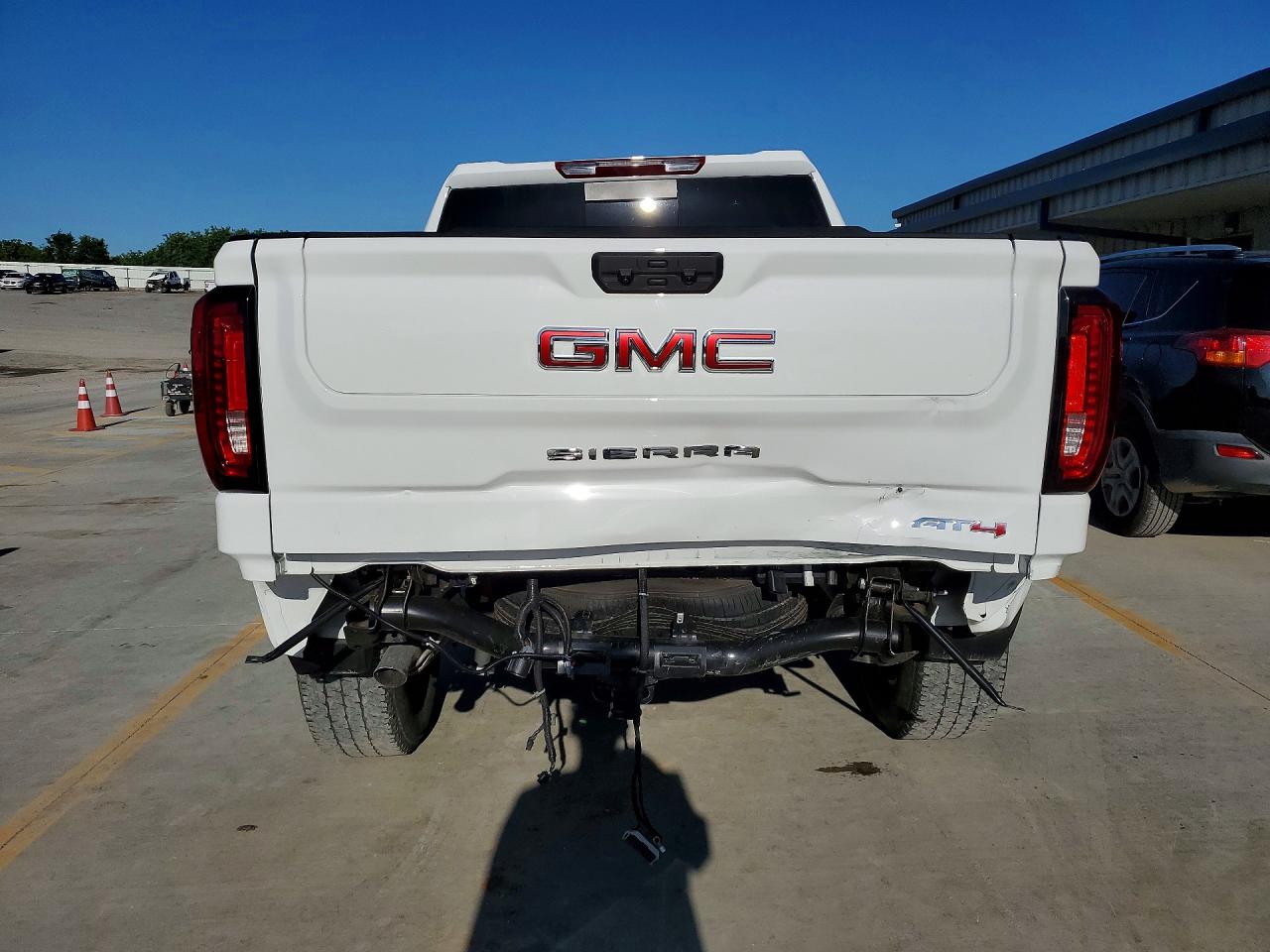 2026 GMC SIERRA VIN 3GTUUEE88TG219225 photo 6