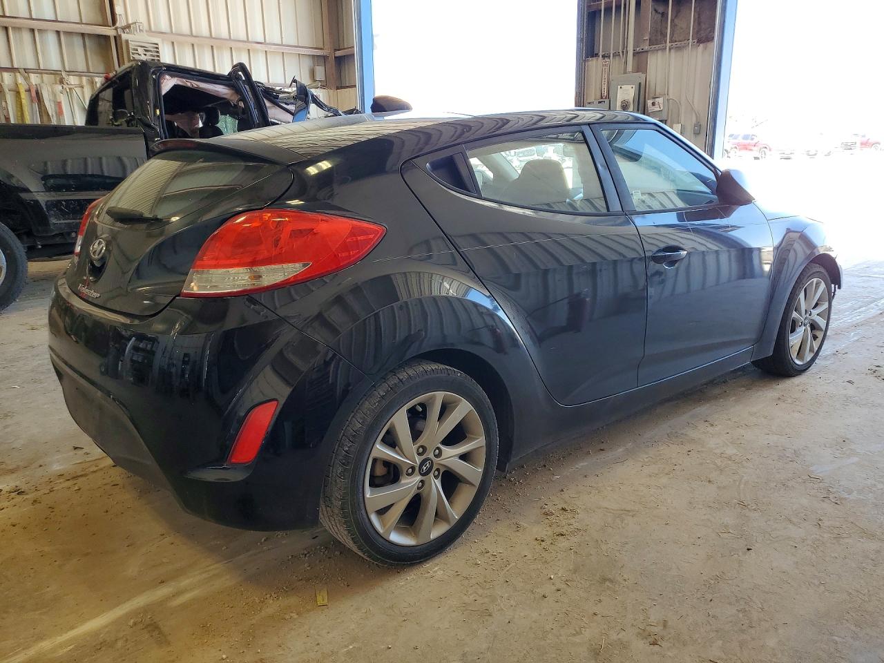 2017 Hyundai Veloster VIN KMHTC6AD7HU306539 photo 3
