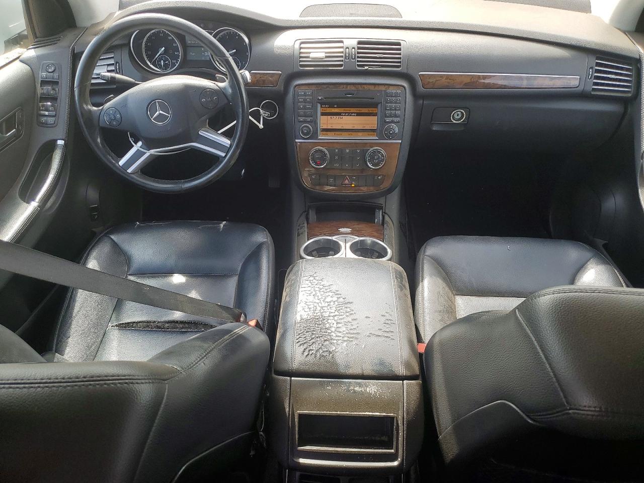 2011 Mercedes-Benz R-class VIN 4JGCB6FE3BA118176 photo 8