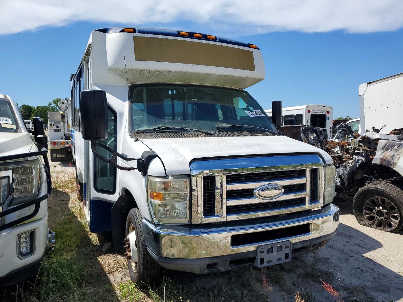 2015 Ford Econoline VIN 1FDFE4FS7FDA19752 photo 4
