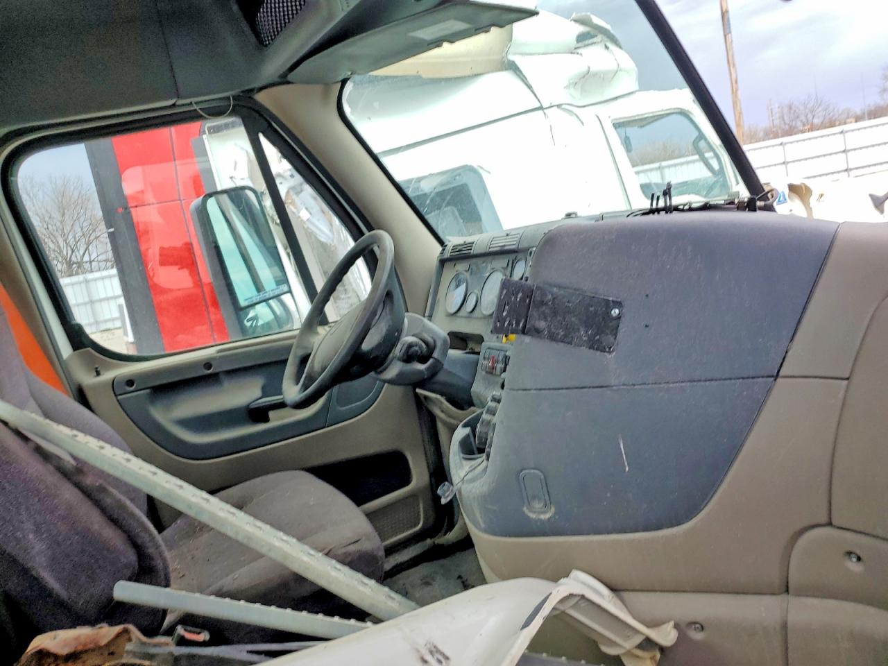 2019 FREIGHTLINER All other VIN 3AKJGEDV6KDKH1954 photo 5