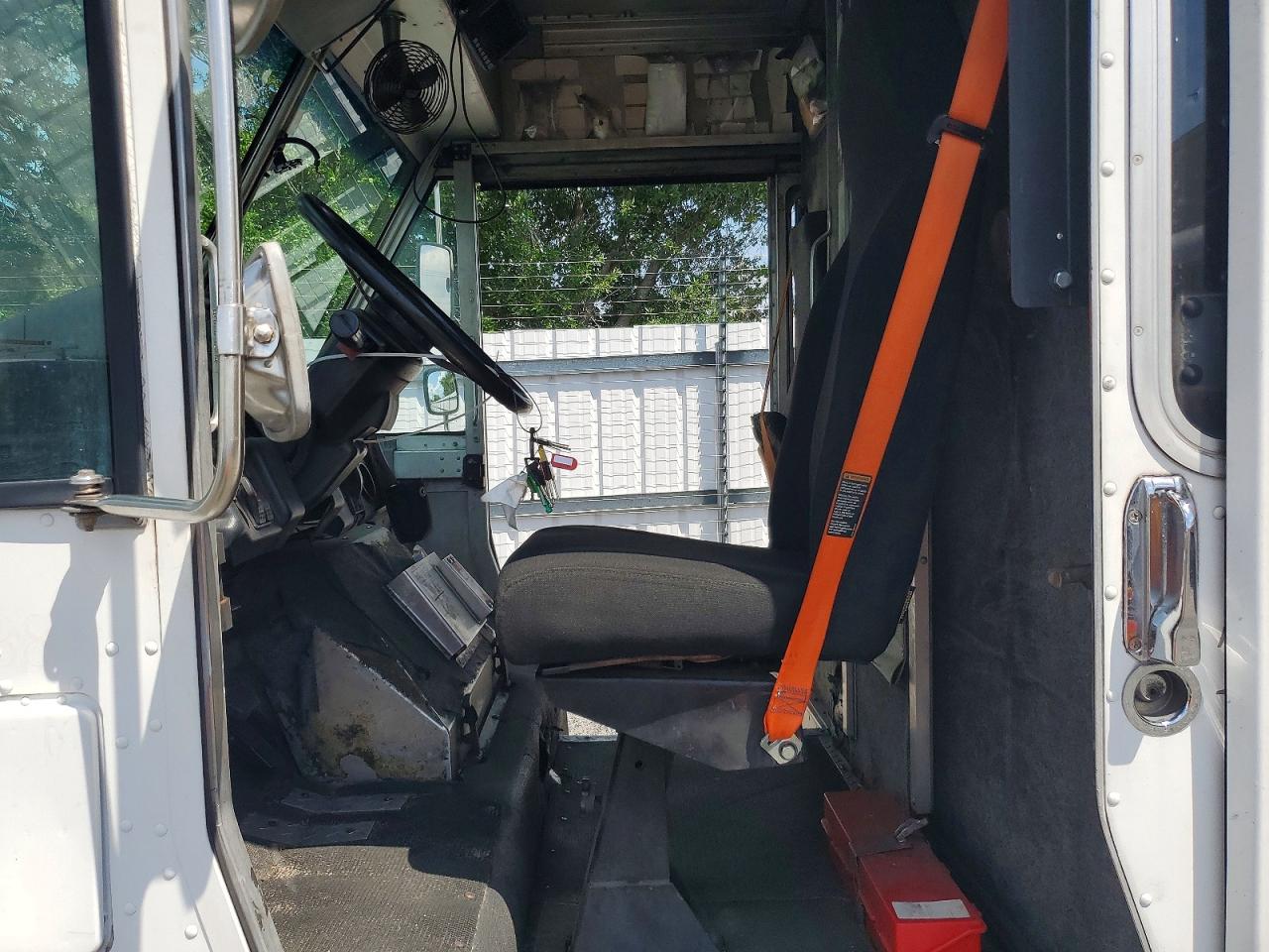 2000 FREIGHTLINER All other VIN 4UZA5FAC4YCG63839 photo 7