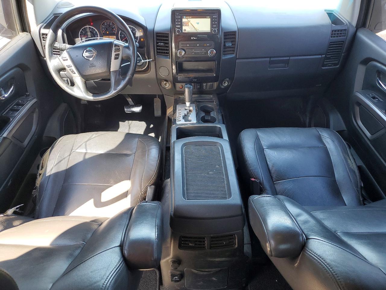 2015 Nissan TITAN VIN 1N6AA0ED6FN514375 photo 8