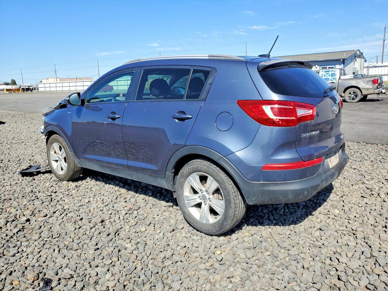 2011 Kia Sportage VIN KNDPBCA21B7076850 photo 2