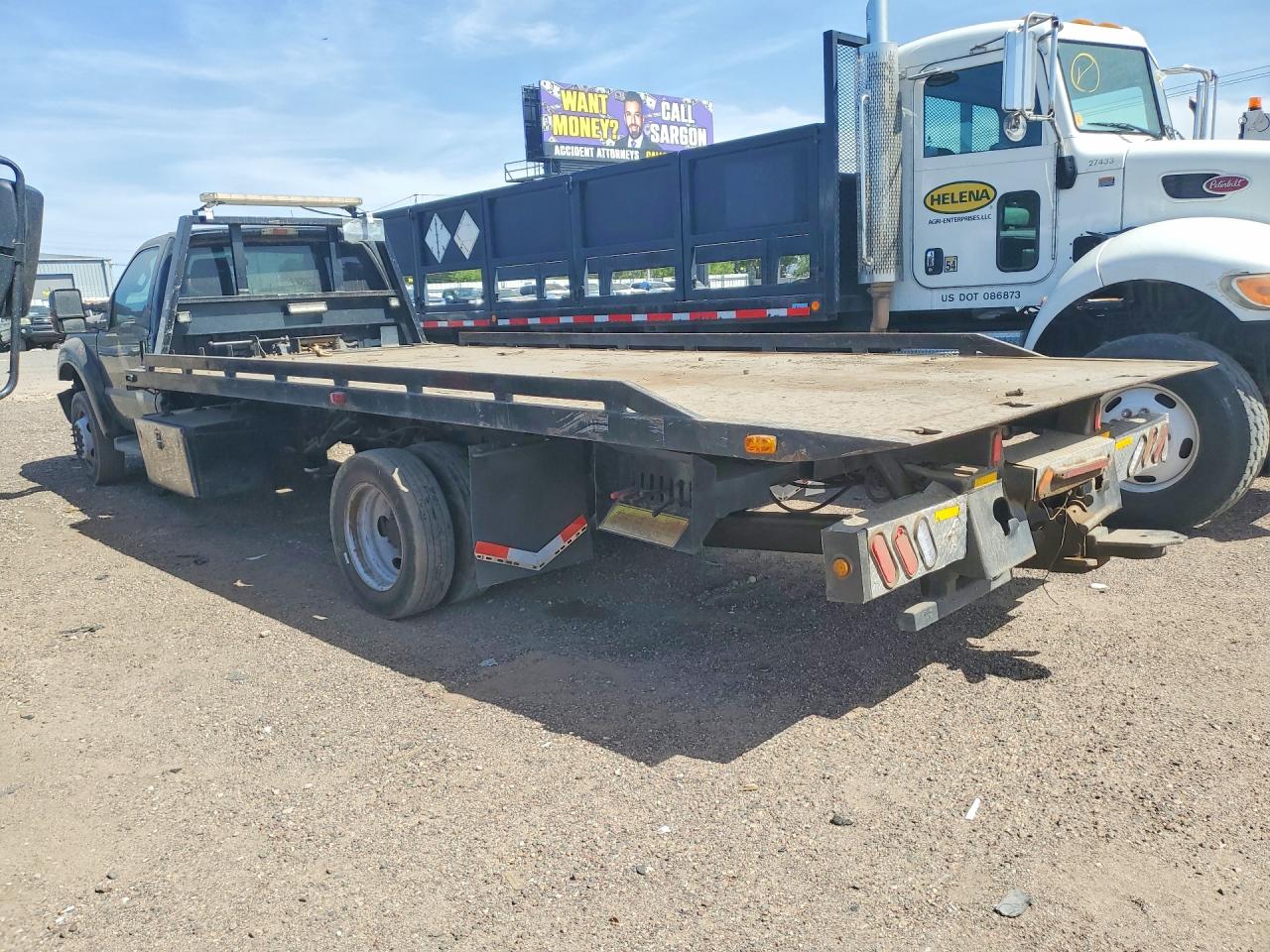 2014 Ford F550 VIN 1FDUF5GY9EEB37548 photo 2