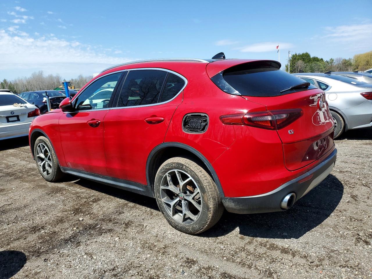 2019 Alfa Stelvio VIN ZASPAKAN4K7C51316 photo 2