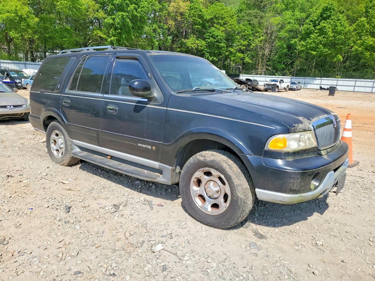 2000 Lincoln Navigator VIN 5LMPU28A9YLJ00290 photo 4