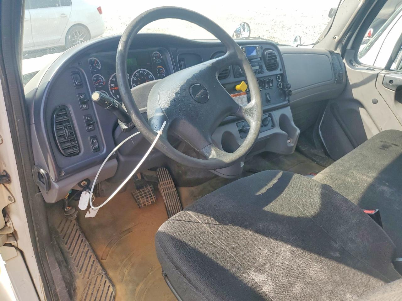 2017 FREIGHTLINER All other VIN 1FVHCYCYXHHHZ3886 photo 8