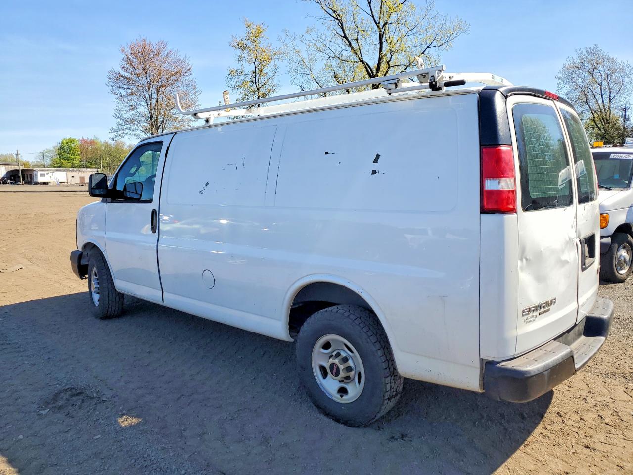 2016 GMC Savana VIN 1GTW7AFF8G1205173 photo 2