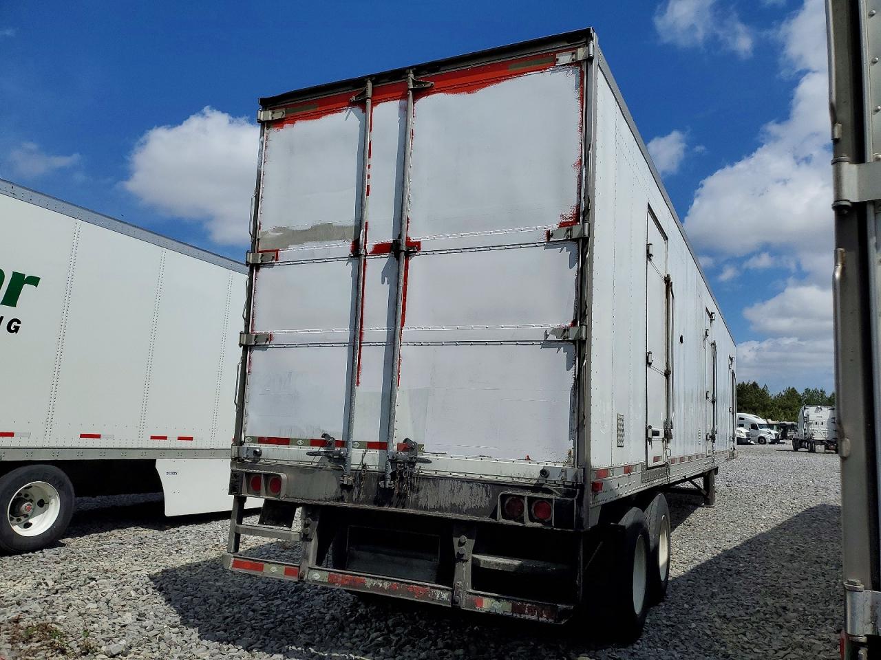 2014 UTILITY All models VIN 1UYVS2482EU844117 photo 4