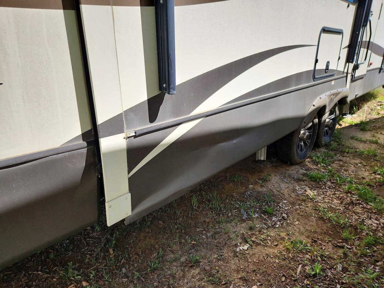 2018 KEYSTONE Montana VIN 4YDF39221J4700122 photo 9