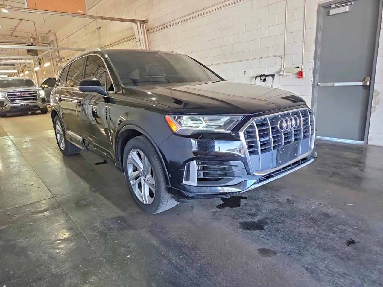 2020 Audi Q7 VIN WA1LXAF74LD002277 photo 2