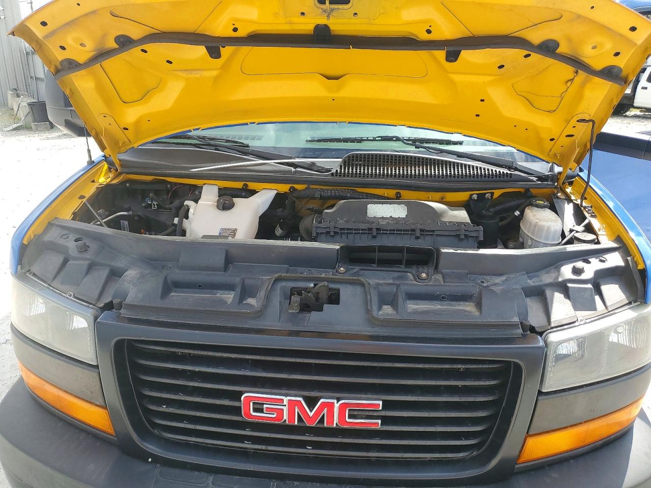 2018 GMC Savana VIN 1GD07RFP1J1901437 photo 11