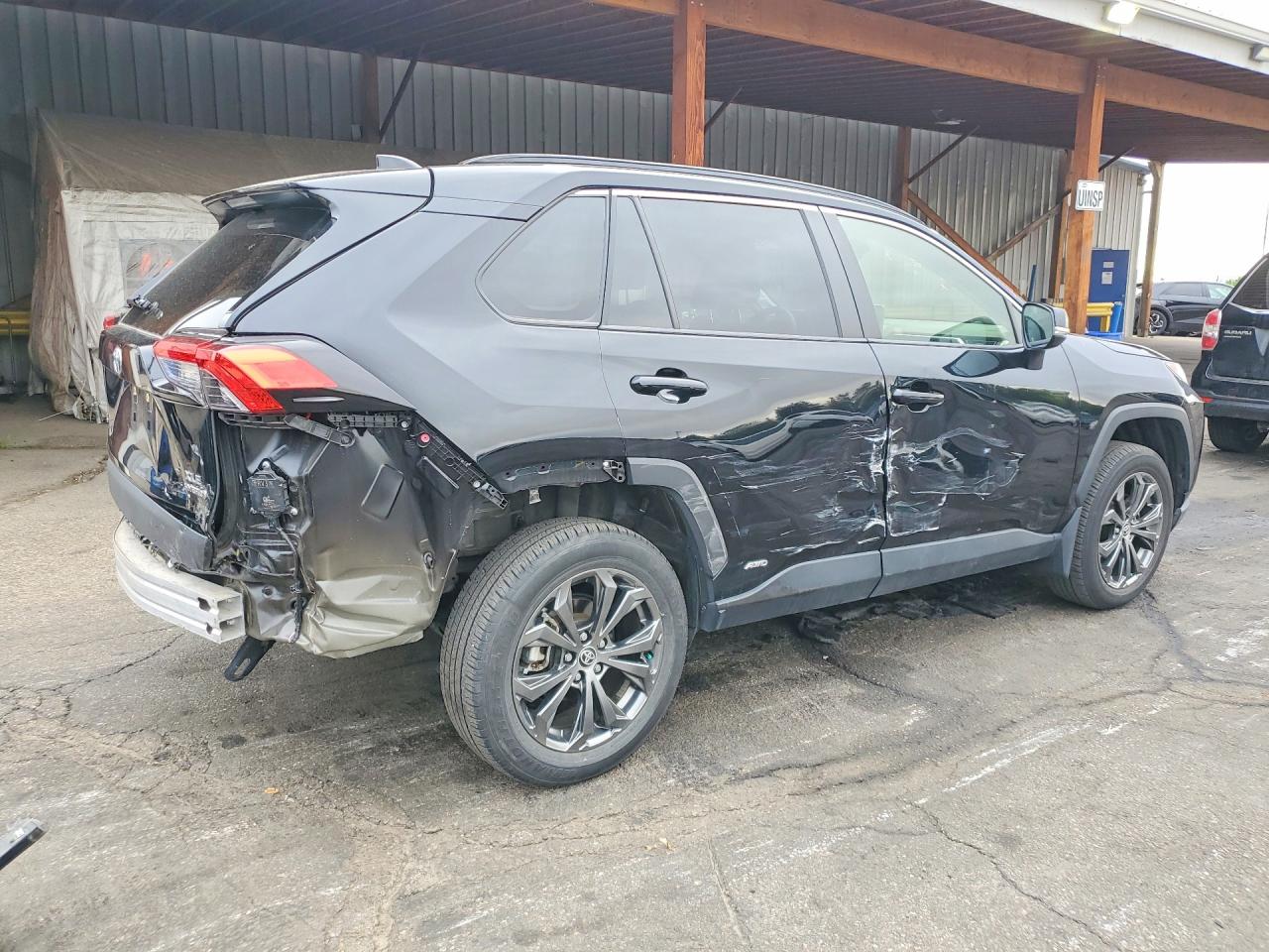 2024 Toyota Rav4 VIN JTMB6RFV8RD123551 photo 3